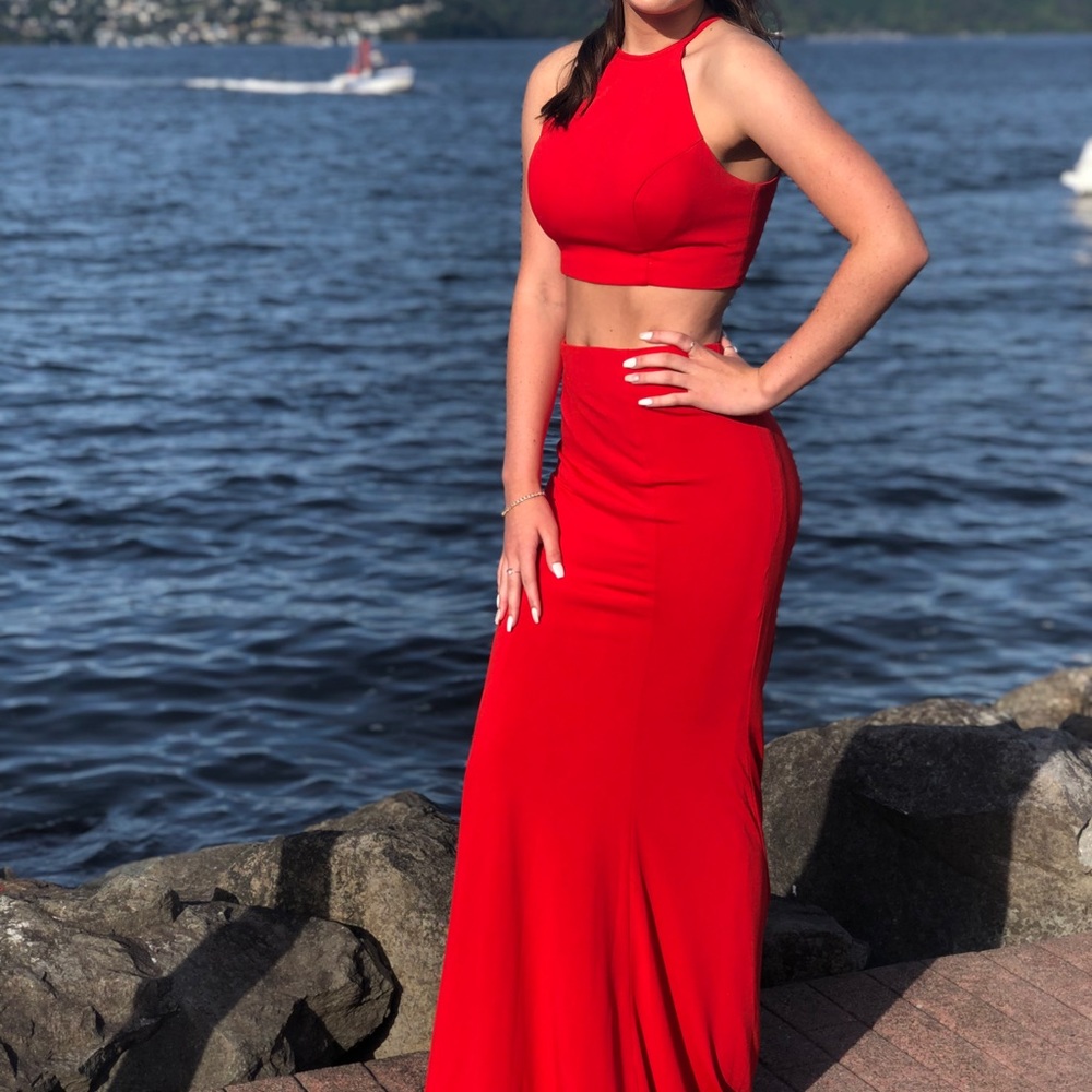red long prom dress